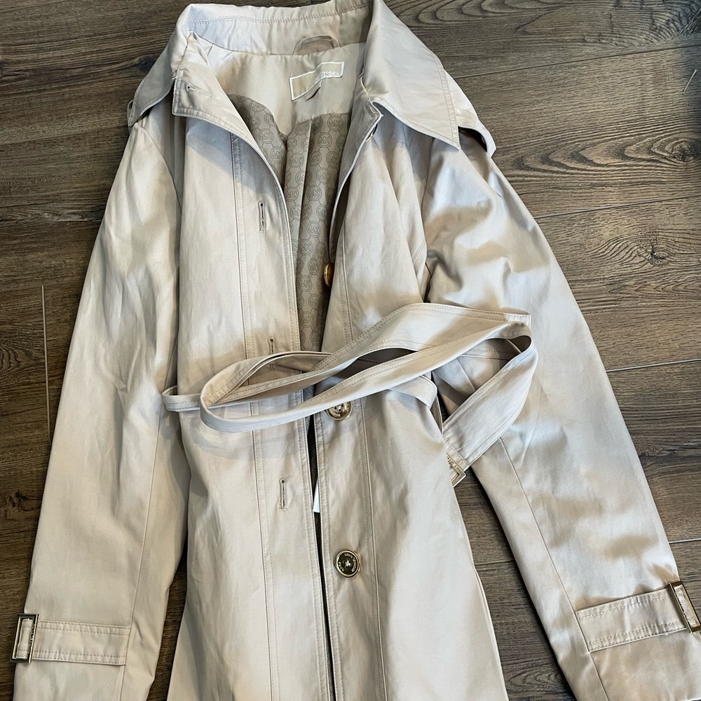 Rain coat